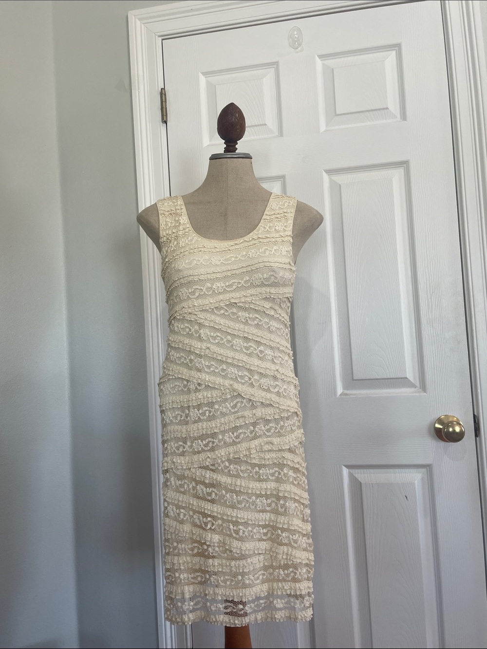 Max Studio tiered Sleeveless Cream Lace Dress scoop neck scalloped trim womens S